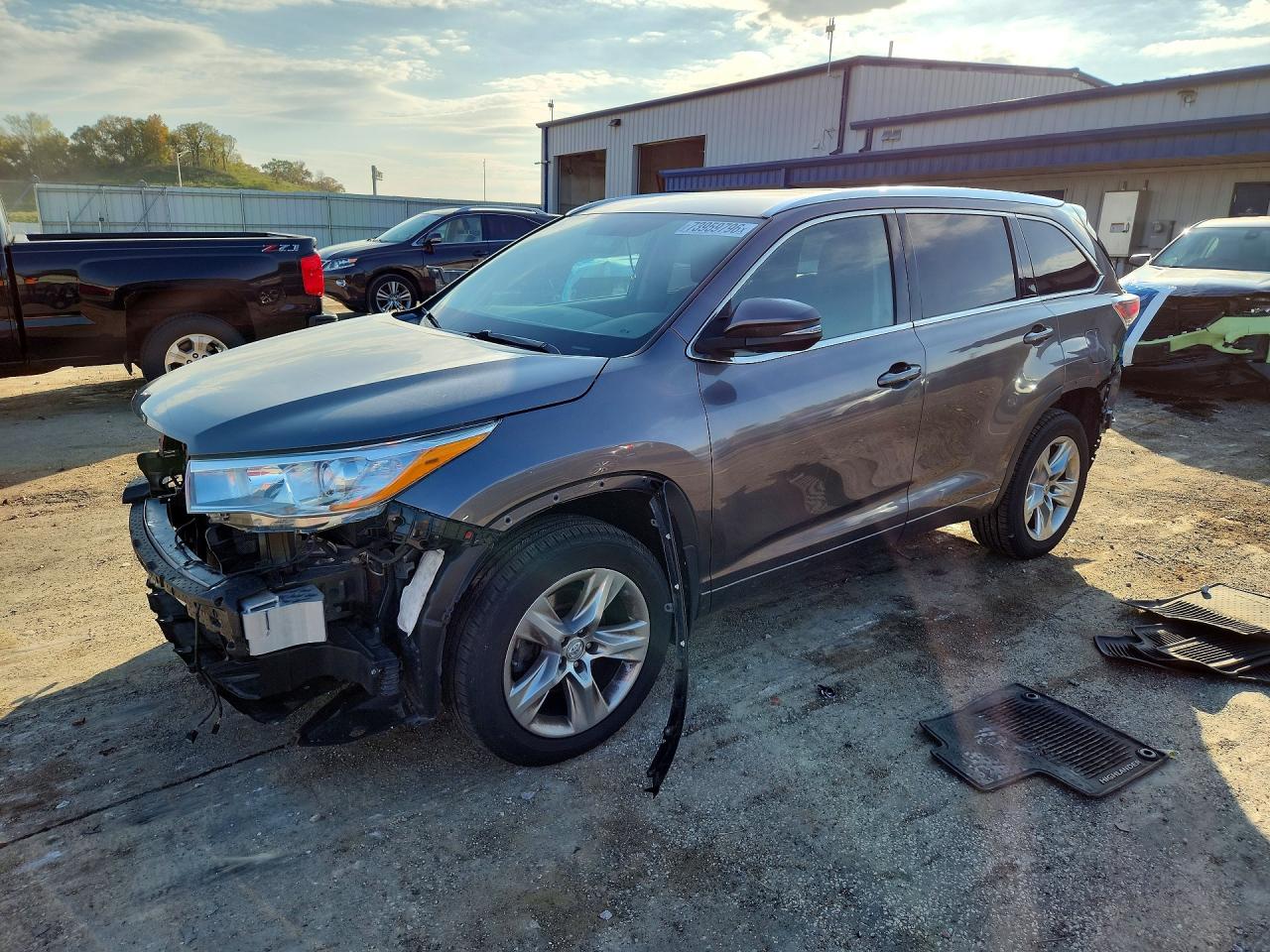 2015 TOYOTA HIGHLANDER Base/Hybrid — Front 3/4