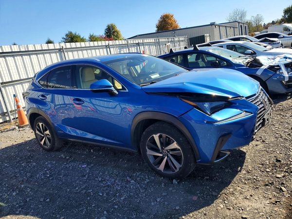 2018 LEXUS NX 300H Luxury — Passenger 3/4