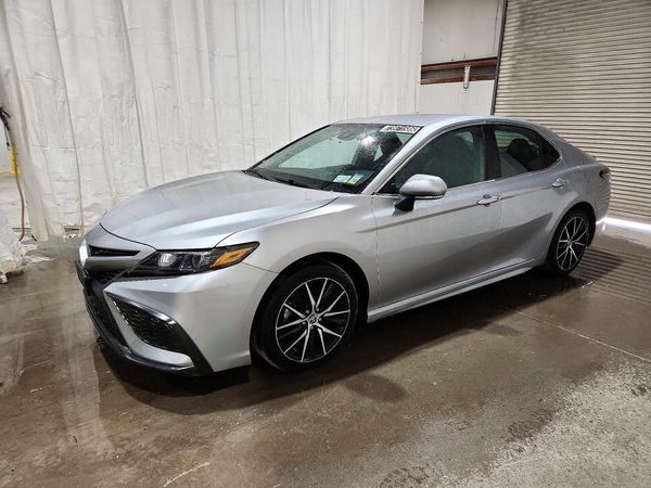 2023 TOYOTA CAMRY SE — Front 3/4