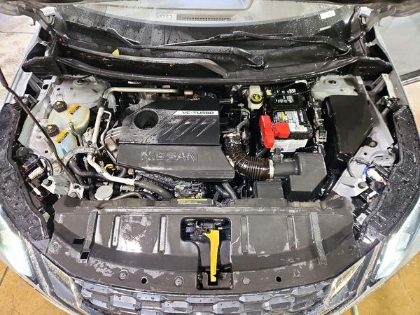2023 NISSAN ROGUE SL — Engine bay