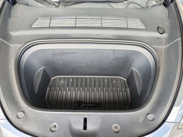 2022 TESLA MODEL Y — Engine bay
