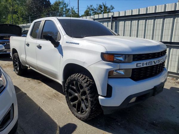 2019 CHEVROLET SILVERADO Custom — Passenger 3/4