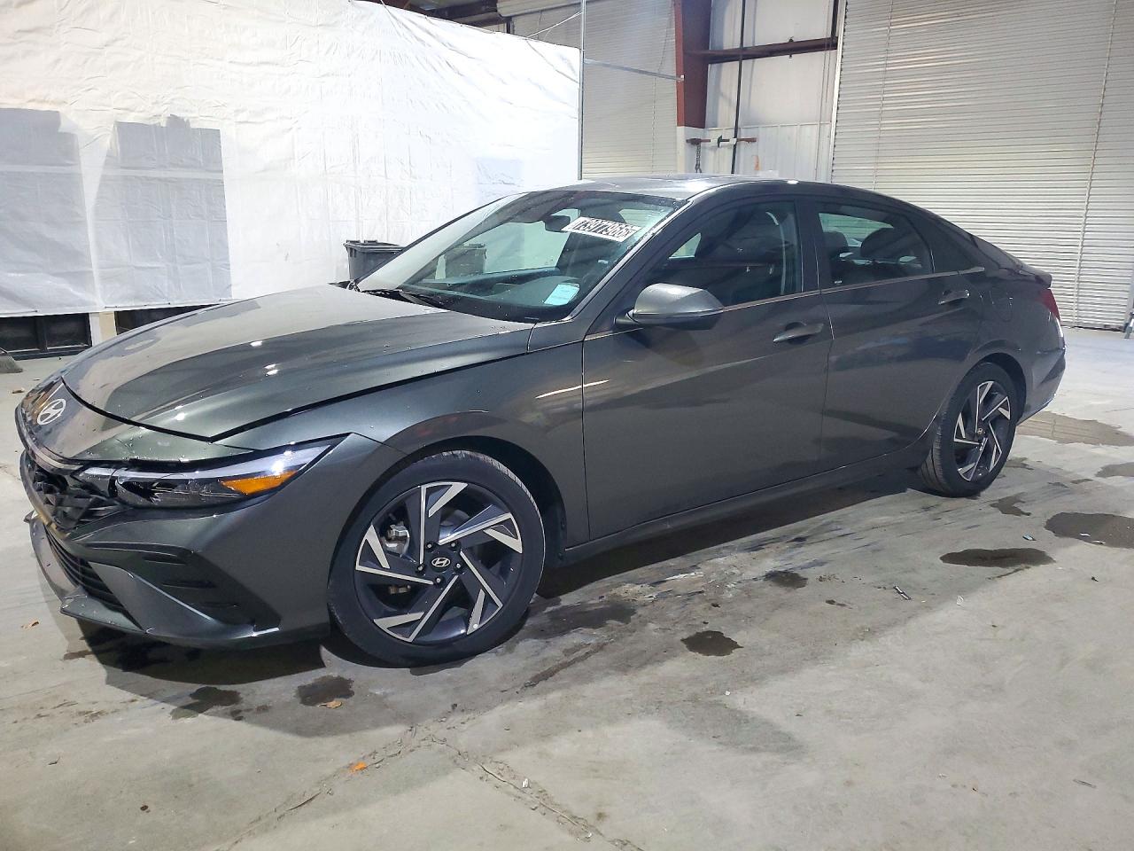2025 HYUNDAI ELANTRA Limited — Front 3/4