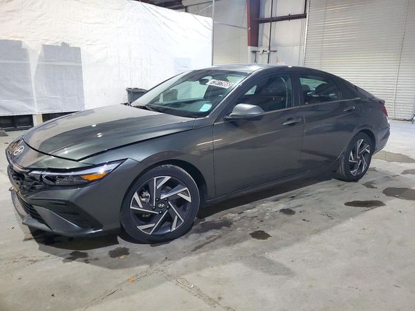 2025 HYUNDAI ELANTRA Limited — Front 3/4