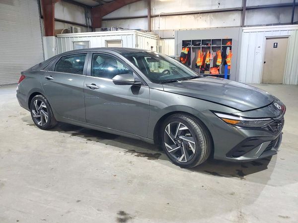 2025 HYUNDAI ELANTRA Limited — Passenger 3/4