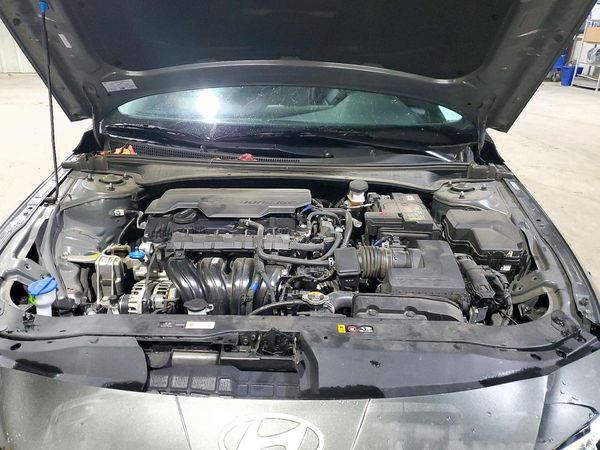 2025 HYUNDAI ELANTRA Limited — Engine bay