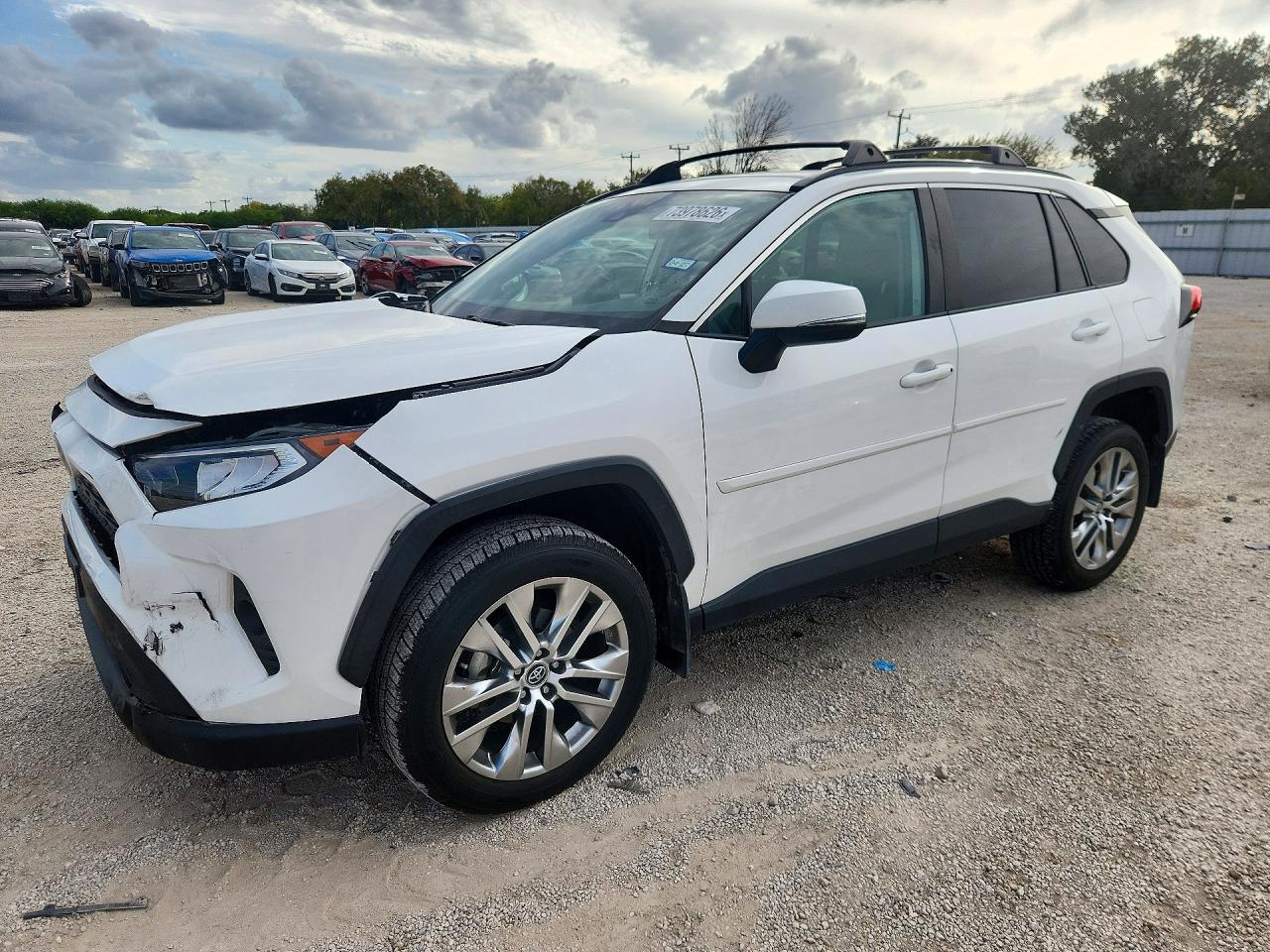 2020 TOYOTA RAV4 XLE Premium — Front 3/4