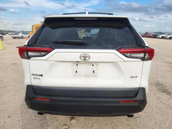 2020 TOYOTA RAV4 XLE Premium — DIRR