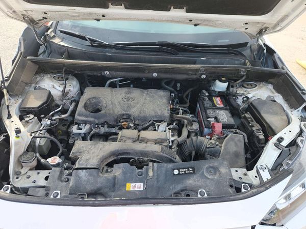 2020 TOYOTA RAV4 XLE Premium — Engine bay