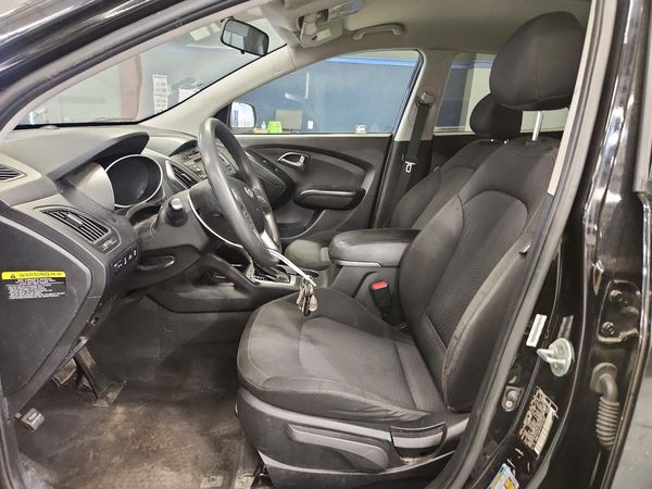 2015 HYUNDAI TUCSON GL (Middle-Low) — DENT