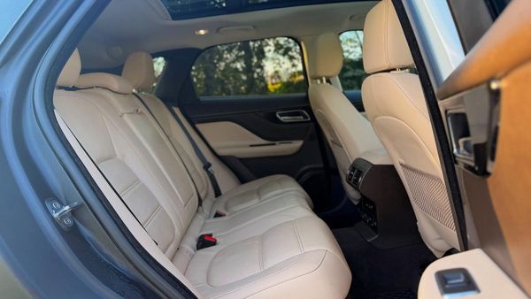 2018 JAGUAR F-PACE Prestige