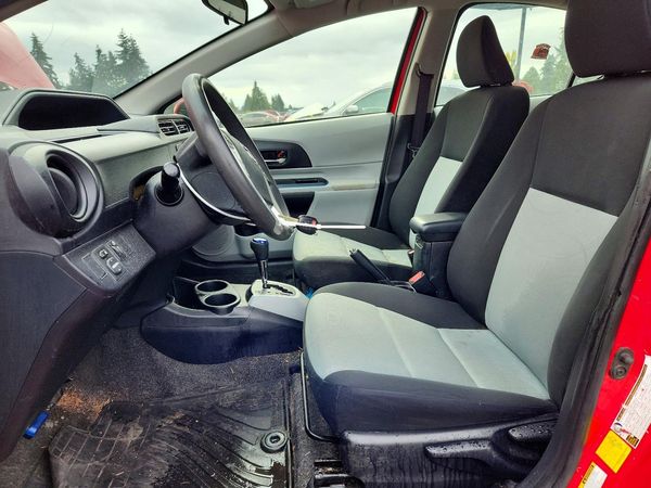 2013 TOYOTA PRIUS — DENT