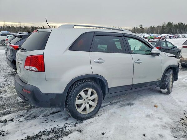 2013 KIA SORENTO Base / LX