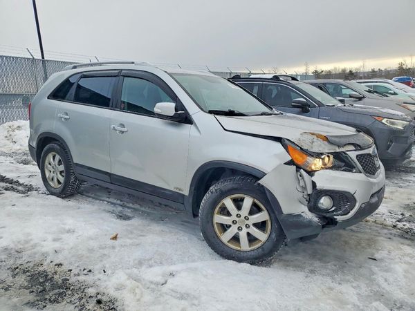 2013 KIA SORENTO Base / LX