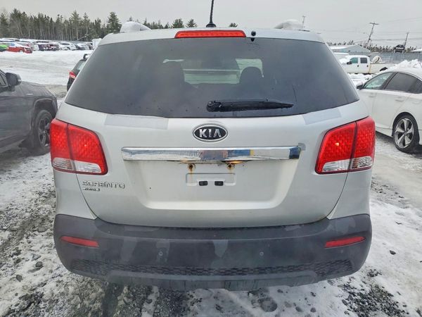 2013 KIA SORENTO Base / LX