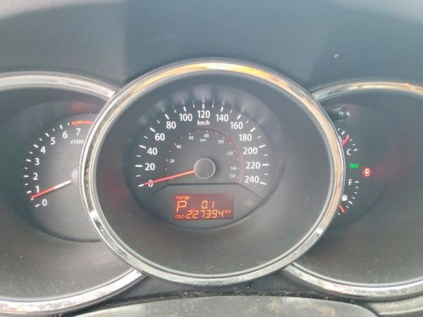 2013 KIA SORENTO Base / LX