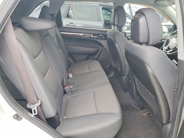 2013 KIA SORENTO Base / LX