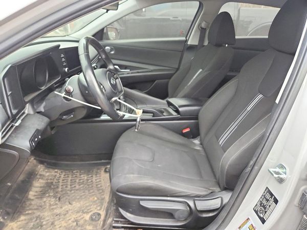 2022 HYUNDAI ELANTRA SEL — DENT