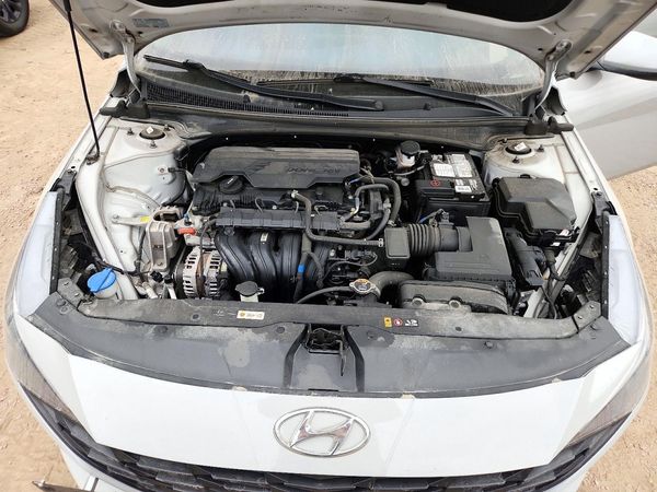 2022 HYUNDAI ELANTRA SEL — Engine bay