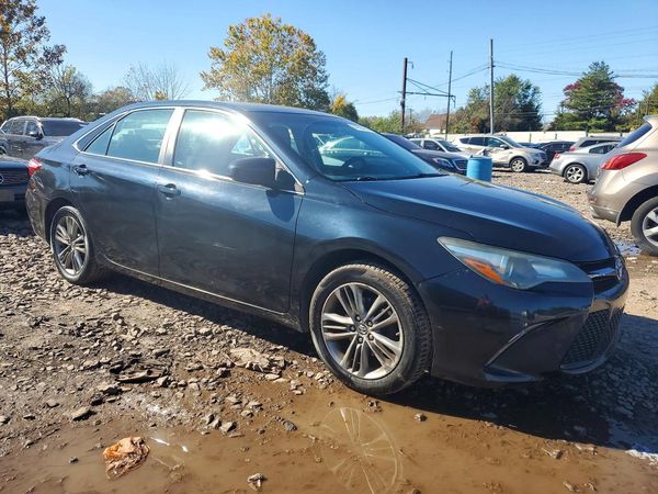 2016 TOYOTA CAMRY — Passenger 3/4