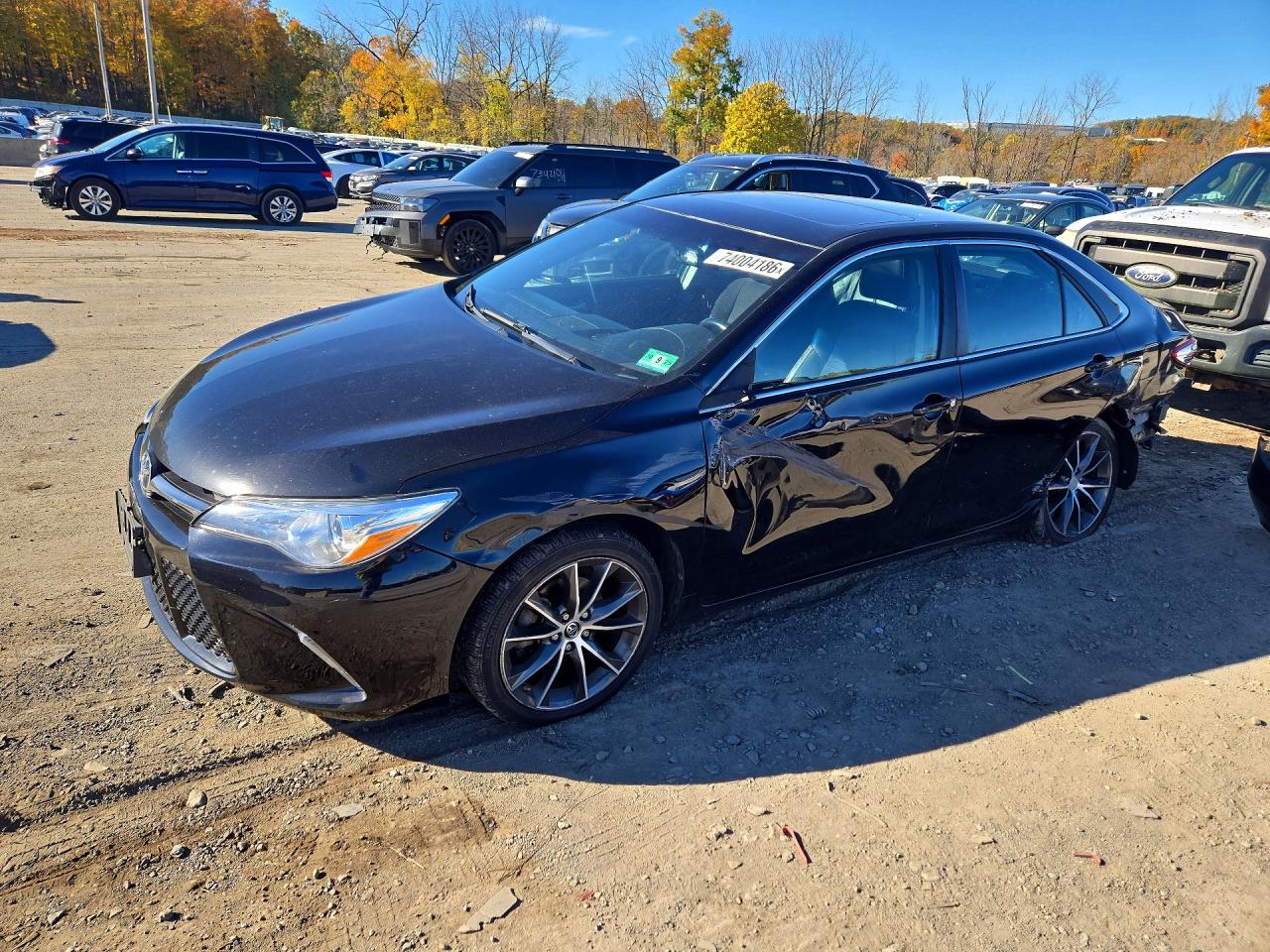 2015 TOYOTA CAMRY — Front 3/4