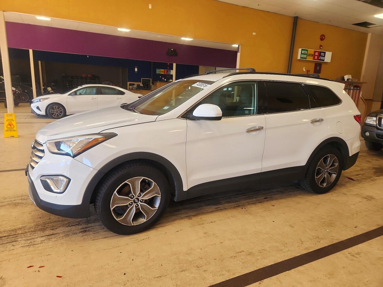 2013 HYUNDAI SANTA FE GL — Front 3/4