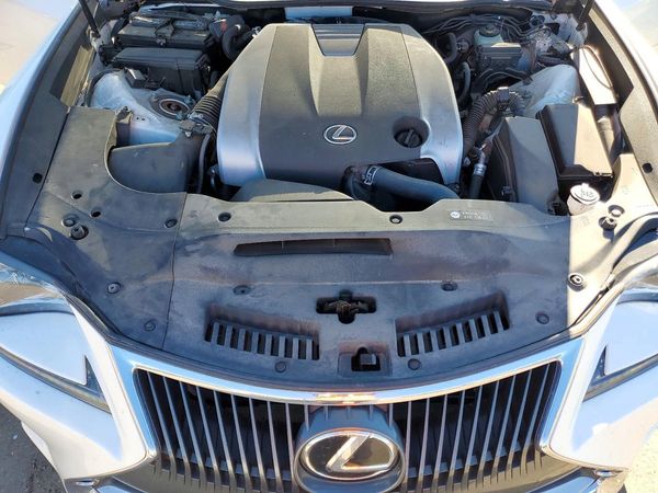 2016 LEXUS RC 300 — Engine bay