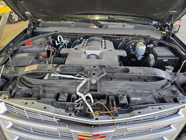 2020 CADILLAC ESCALADE ESV Luxury — Engine bay