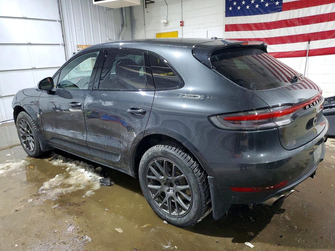 2020 PORSCHE MACAN