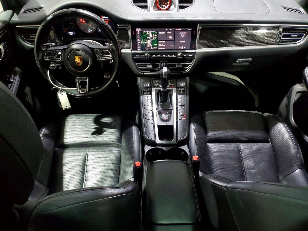 2020 PORSCHE MACAN