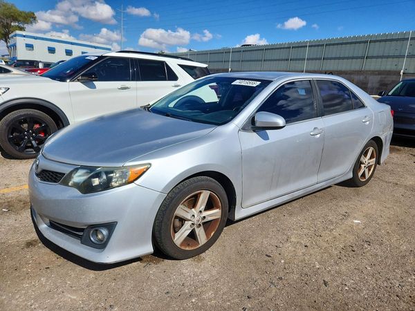 2012 TOYOTA CAMRY — Front 3/4