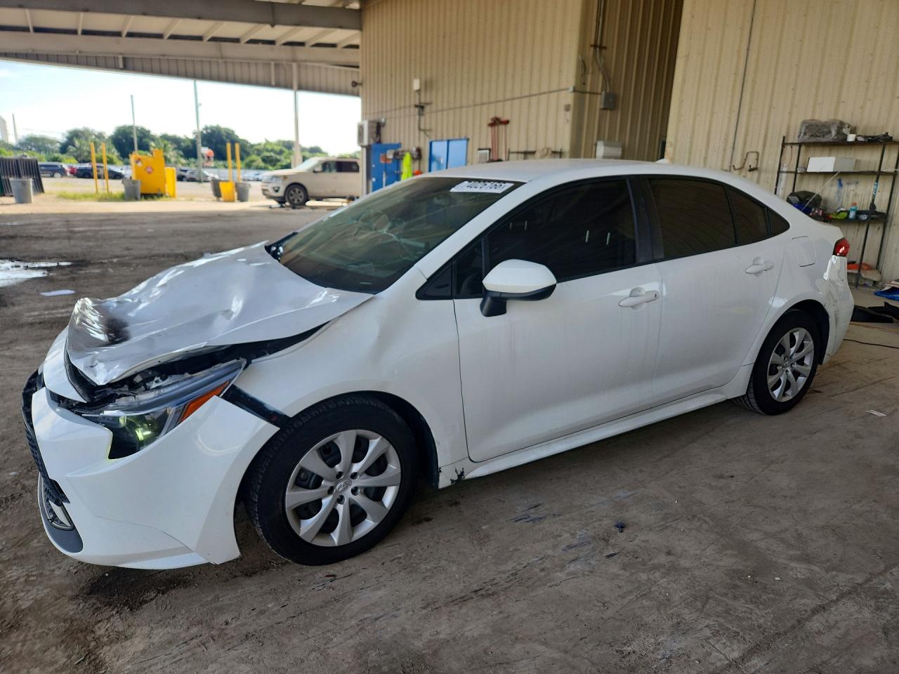 2022 TOYOTA COROLLA LE — Front 3/4