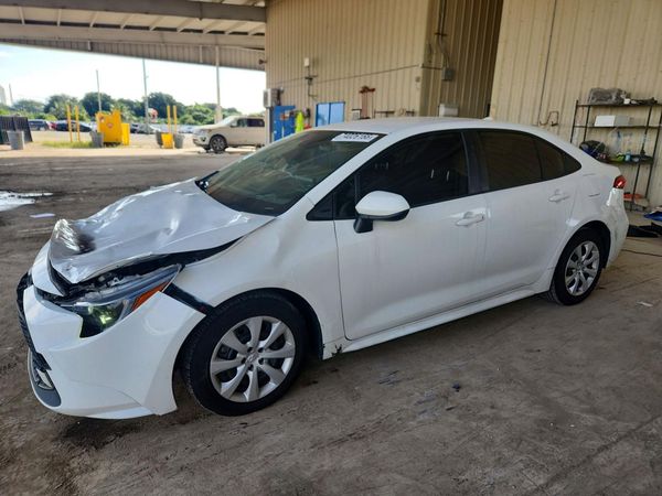 2022 TOYOTA COROLLA LE — Front 3/4