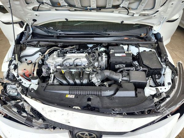 2022 TOYOTA COROLLA LE — Engine bay