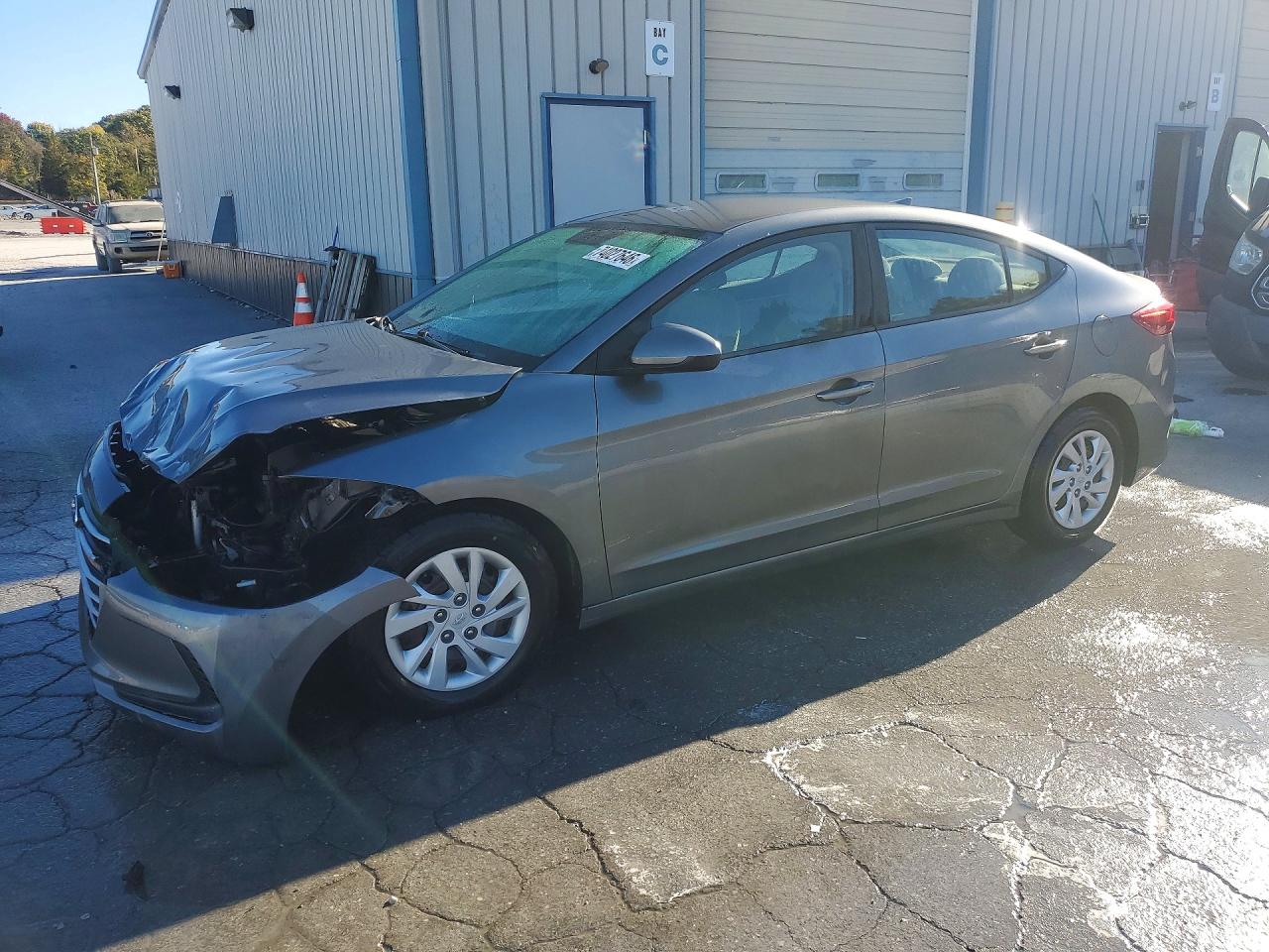 2018 HYUNDAI ELANTRA SE — Front 3/4