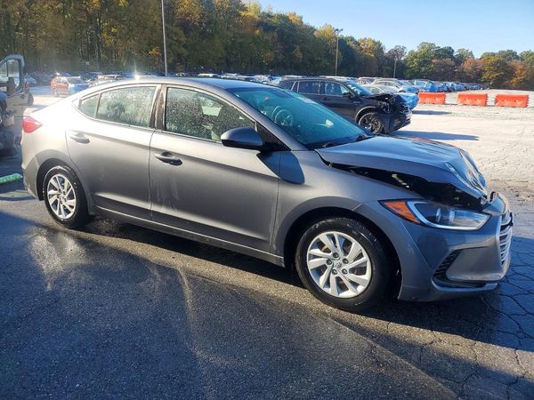 2018 HYUNDAI ELANTRA SE — Passenger 3/4