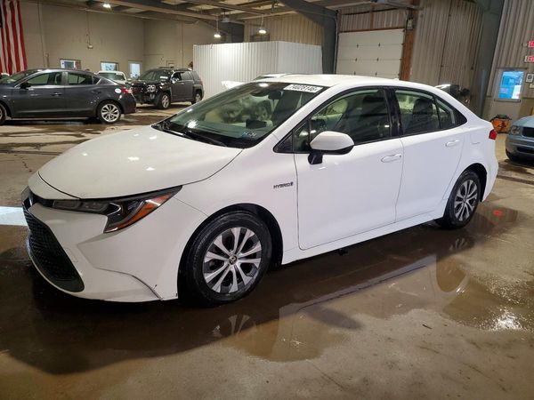 2020 TOYOTA COROLLA LE — Front 3/4