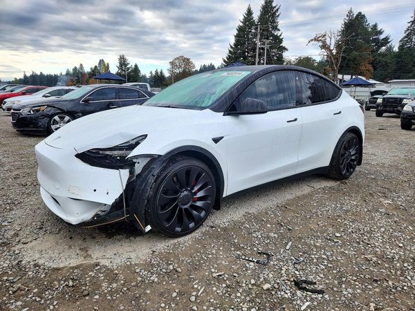 2022 TESLA MODEL Y — Front 3/4