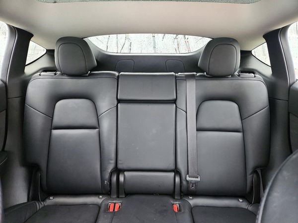 2022 TESLA MODEL Y — SUVN