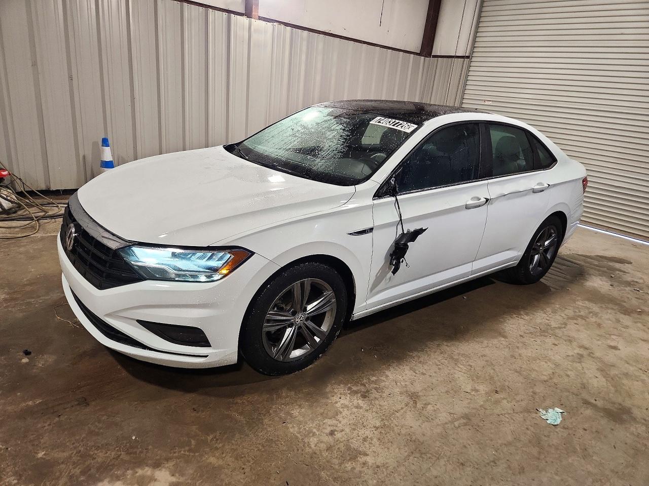2021 VOLKSWAGEN JETTA S / SE / R-Line — Front 3/4