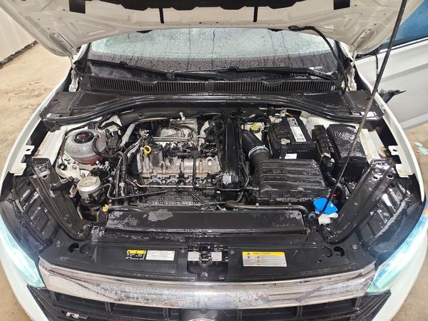 2021 VOLKSWAGEN JETTA S / SE / R-Line — Engine bay