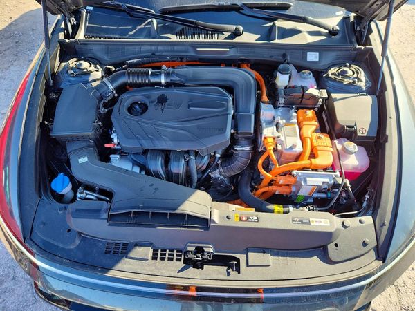 2026 HYUNDAI SONATA Blue — Engine bay