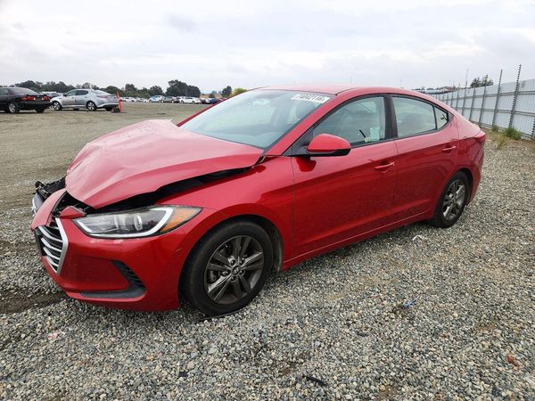 2018 HYUNDAI ELANTRA — Front 3/4
