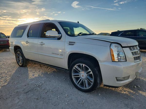 2012 CADILLAC ESCALADE ESV Premium — Passenger 3/4