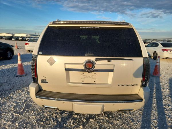 2012 CADILLAC ESCALADE ESV Premium — DIRR