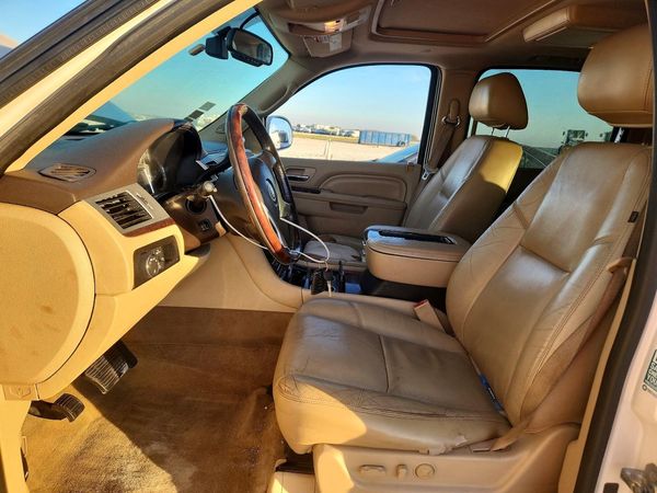 2012 CADILLAC ESCALADE ESV Premium — DENT
