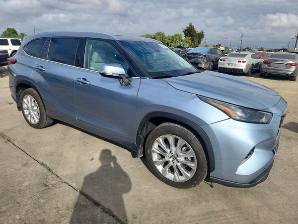 2020 TOYOTA HIGHLANDER Limited — Passenger 3/4