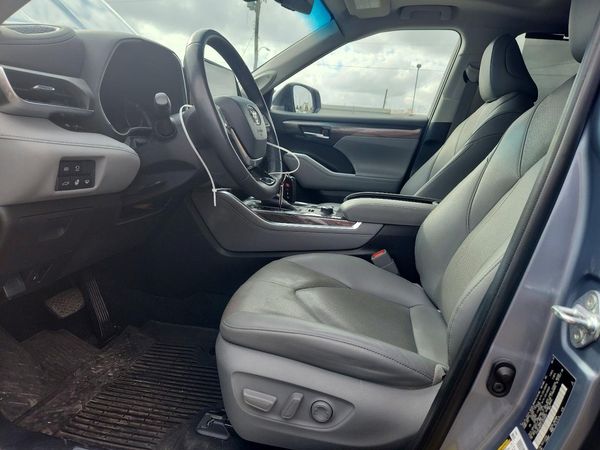 2020 TOYOTA HIGHLANDER Limited — DENT