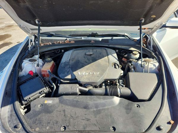 2015 CADILLAC CTS Luxury — Engine bay
