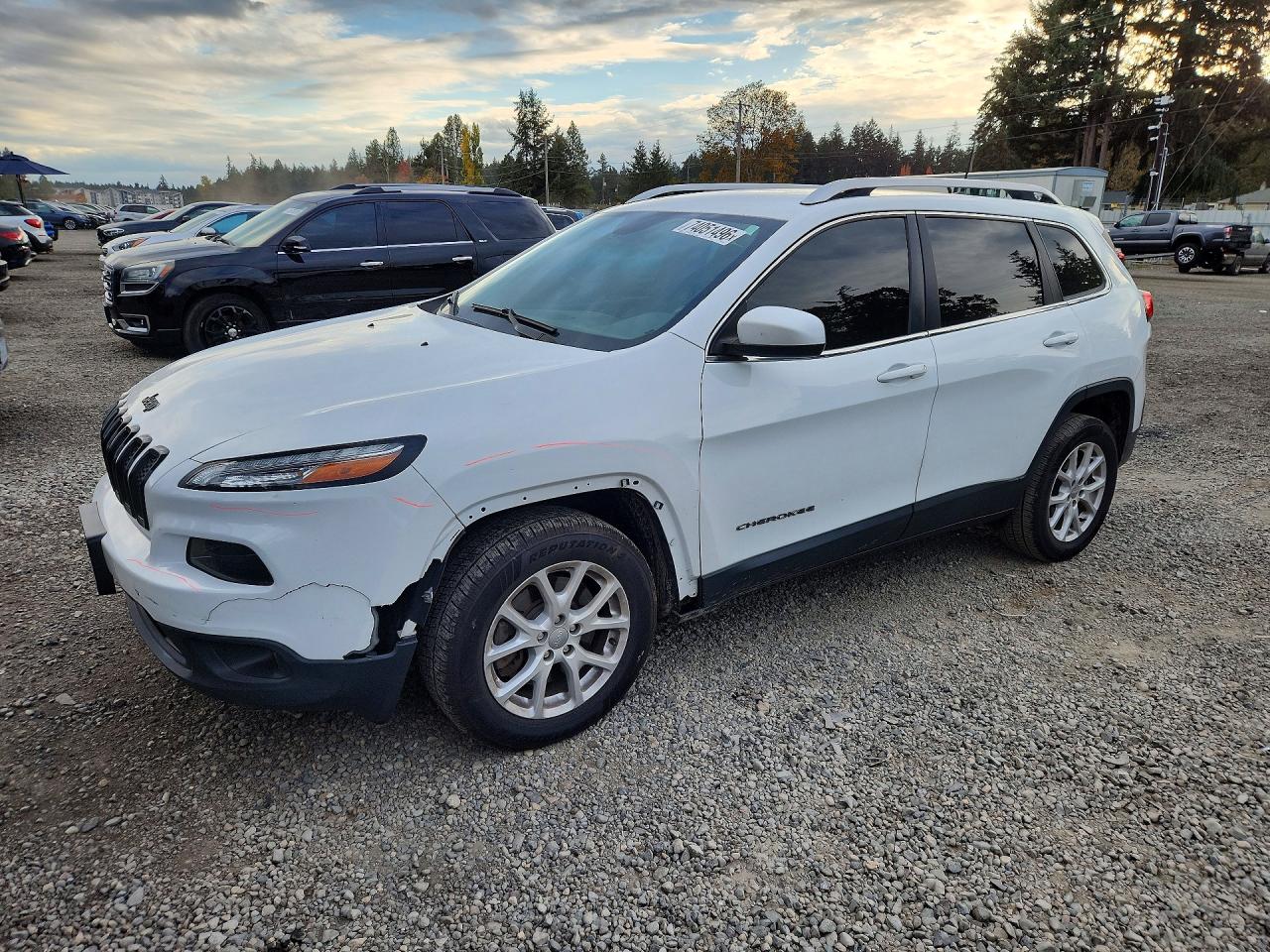 2017 JEEP CHEROKEE — Front 3/4